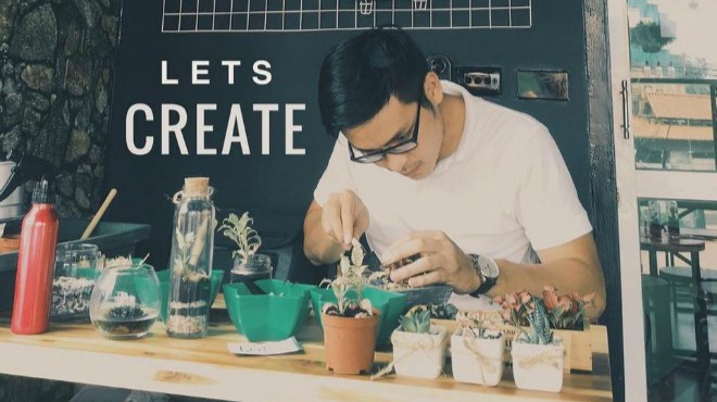 Loạt quán cafe Hà Nội hút khách không chỉ vì món ngon mà còn vì… trai đẹp Ảnh 2