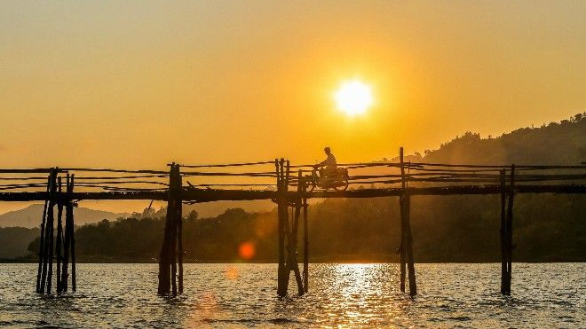 'Rụng tim' trước vẻ đẹp nên thơ của cây cầu gỗ dài nhất Việt Nam Ảnh 2