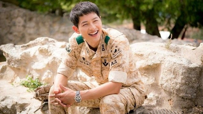 'Hậu duệ mặt trời' đã giúp Song Joong Ki đổi đời như thế nào? Ảnh 2
