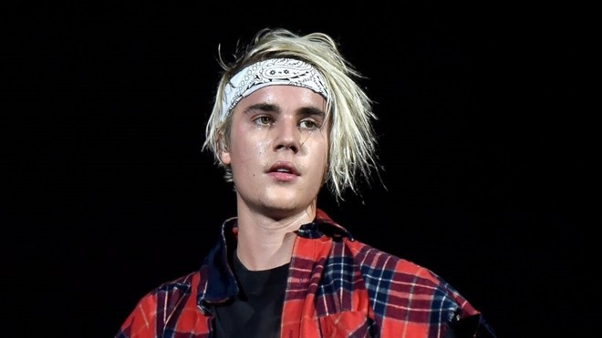 Justin Bieber cán mốc 10 tỷ lượt view, fan vẫn yêu cầu hủy bỏ tour diễn Ảnh 2