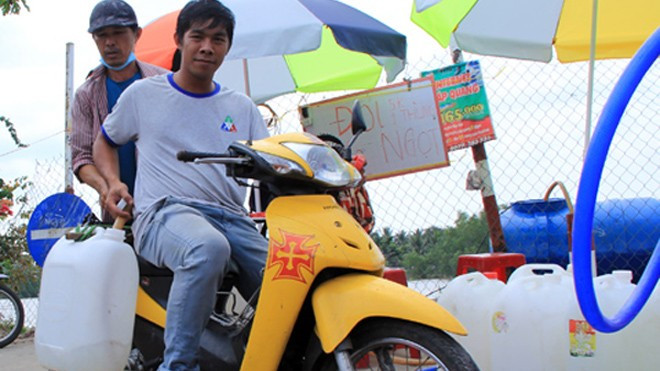 Người miền Tây phải trả 200.000 đồng cho một khối nước sông Ảnh 2