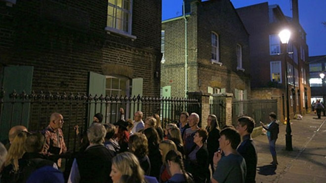 Đặt tour đến hiện trường vụ án giết người hàng loạt, bạn có dám? Ảnh 2