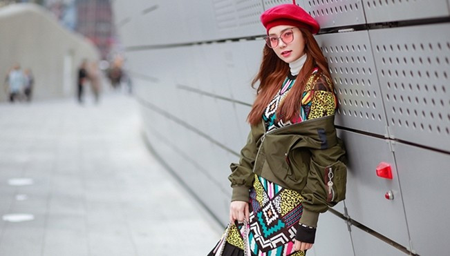 Minh Hằng biến hóa siêu đẳng với mắt kính trên phố Seoul Ảnh 2