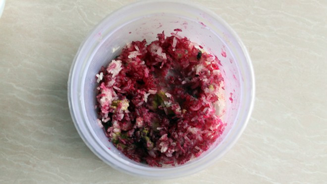 Sài Gòn: Người dân hoang mang vì cơm nấu để hai ngày chuyển màu đỏ Ảnh 2