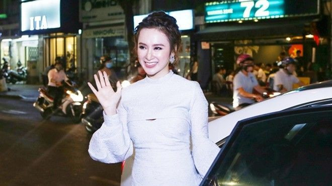 Angela Phương Trinh, Phạm Hương kín đáo nhưng siêu quyến rũ đi dự sự kiện Ảnh 2
