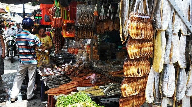 Lạc bước trong 'vương quốc khô mắm' giữa lòng Sài Gòn Ảnh 2