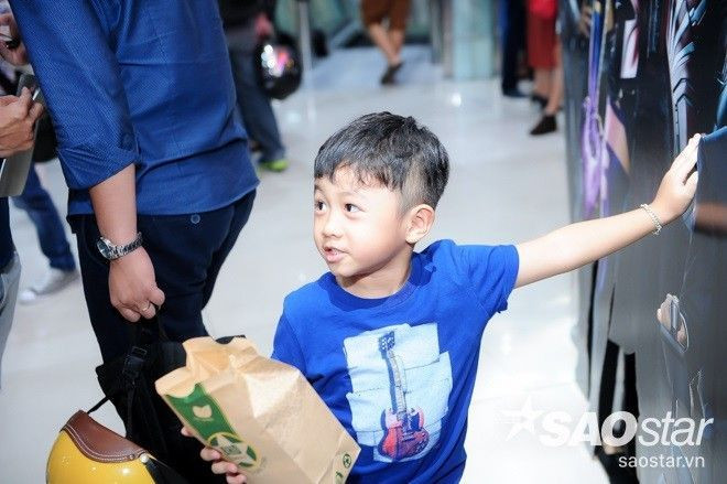 …thì Châu Chấu lại rất hiếu động, hoạt bát.