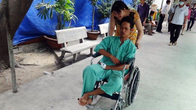 Vụ công an đánh người hàng rong: Gia đình không nhận lời xin lỗi của thượng sĩ 'tung cước' đánh anh Phong bất tỉnh Ảnh 2