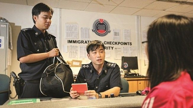 Phần lớn du khách Việt bị giữ ở Singapore do trùng tên Ảnh 2