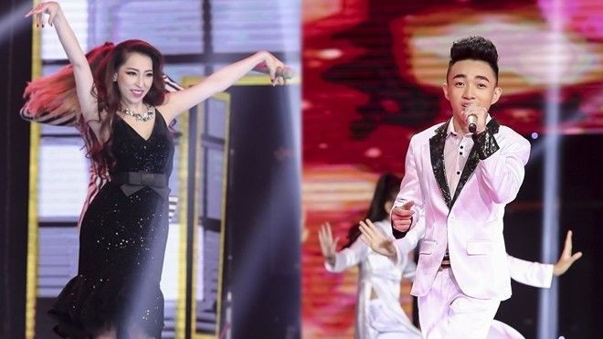 Bolero Liveshow 4: Cao Công Nghĩa, Trung Quang tỏa sáng giành top trên - Không thí sinh nào bị loại Ảnh 2