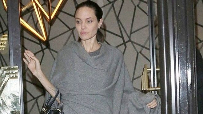 Angelina Jolie gầy trơ xương khiến cư dân mạng vỡ vụn Ảnh 2
