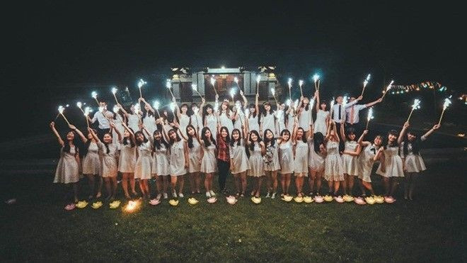 Ảnh kỷ yếu 'con nhà giàu' của teen Phan Bội Châu Ảnh 2