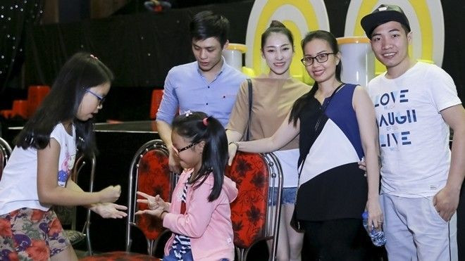 Cặp 'thiên thần nhí' nhà Cẩm Ly quậy tưng sân khấu cùng Top 7 Thần tượng Bolero Ảnh 2