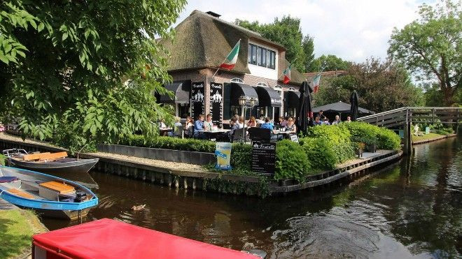 Những bức ảnh hé lộ lý do bạn phải ghé ngôi làng Hà Lan này ngay! Ảnh 2