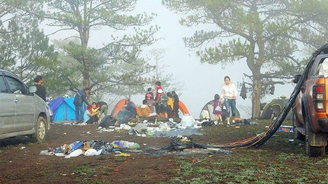 Việt Nam đầy rác sau kỳ nghỉ lễ, các 'nhà bảo vệ môi trường' đang nơi đâu? Ảnh 2