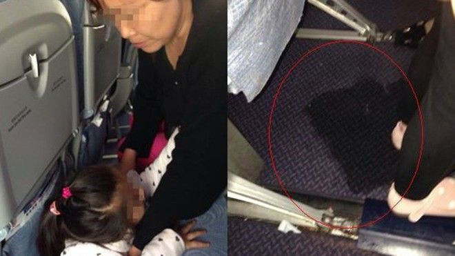 Hình ảnh bà cho cháu tiểu tiện ngay trên sàn máy bay gây phẫn nộ Ảnh 2
