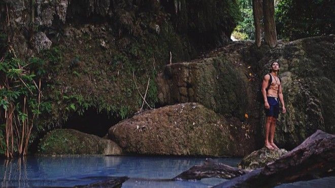 Theo chân trai đẹp Hồ Vĩnh Khoa du lịch Thái Lan mặc tin đồn tại quê nhà Ảnh 2