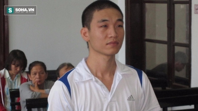 Quý tử điên cuồng đập phá đồ đạc trong nhà vì không xin được tiền mua thẻ điện thoại Ảnh 2