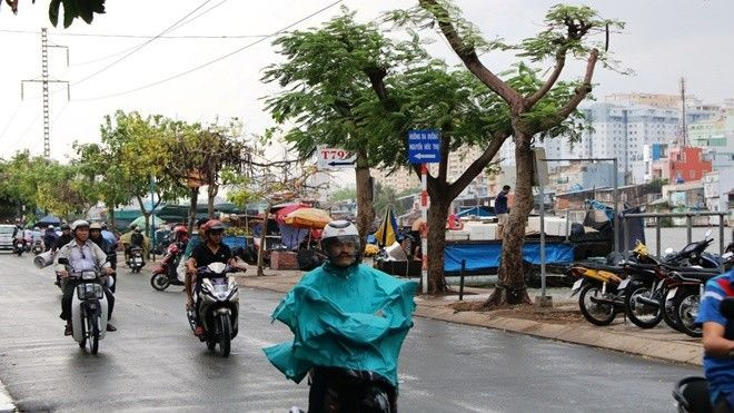 Mưa đầu mùa có thể kèm theo lốc xoáy và mưa đá ở Sài Gòn Ảnh 2