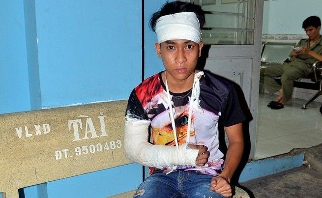 Băng đòi nợ dùng mã tấu truy sát nhiều người ở Sài Gòn Ảnh 2