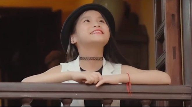 Ốc tiêu đội 'Giang Hồ' ngọt ngào hát bản song ngữ 'Xin chào Việt Nam' gây sốt Ảnh 2