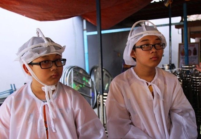 Nghẹn ngào trước gia cảnh thầy giáo bị xe tải cán tử vong Ảnh 2