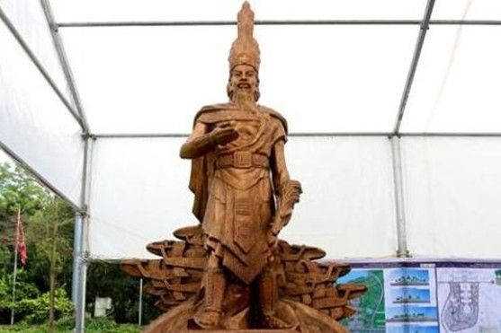 Dựng tượng Vua Hùng: Mặc áo giáp long bào đã tiệm cận lịch sử hay chưa? Ảnh 2