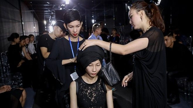 Xuân Lan hỗ trợ Kelly Bùi khai màn VDFW 2016 trước giờ diễn Ảnh 2