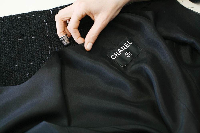 Khoác lên niềm kiêu hãnh và quyền lực nữ tính Ảnh 2