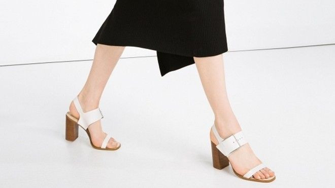 Block heels - Đôi sandals bạn sẽ không tiếc nếu đầu tư mùa này Ảnh 2
