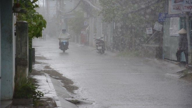 Trận mưa lớn giải nhiệt ở Sài Gòn Ảnh 2