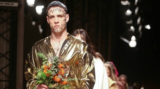 Vivienne Westwood tung dòng thời trang unisex Ảnh 2