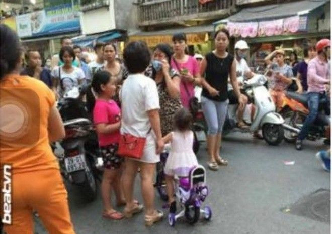Thực hư vụ bé gái bị bắt cóc khi mẹ đang mua thuốc ở phố Hàm Tử Quan Ảnh 2