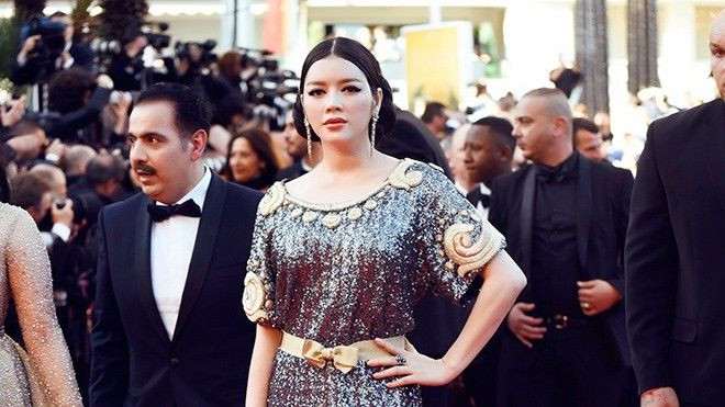 Cannes ngày thứ 6: Lý Nhã Kỳ quyến rũ như nữ hoàng cleopatra trên thảm đỏ Ảnh 2