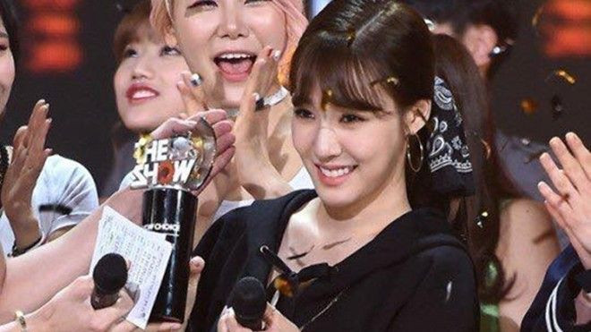 Tiffany (SNSD) bật khóc khi dành chiến thắng đầu tiên cho 'I Just Wanna Dance' Ảnh 2