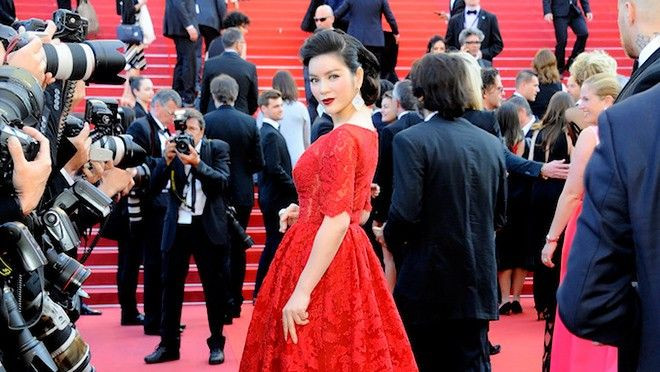 Lý Nhã Kỳ lộng lẫy giữa 'rừng' ống kính hướng về trên thảm đỏ Cannes Ảnh 2