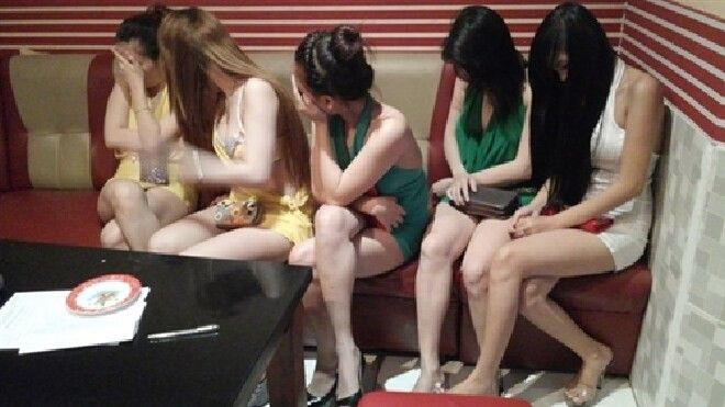 Báo tin mại dâm chính xác, quận hứa thưởng 5 triệu đồng Ảnh 2