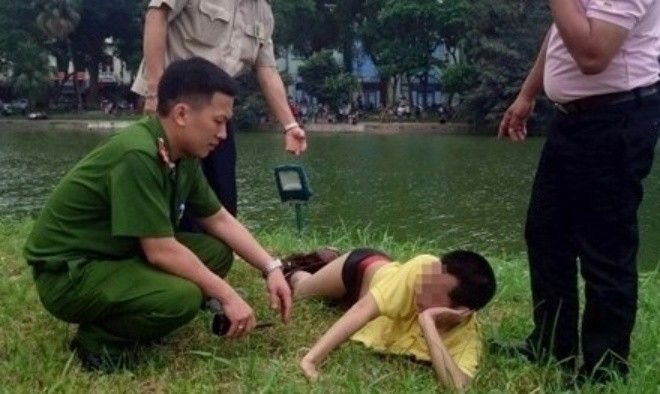 Hết ra Tháp Rùa làm nàng tiên cá đến tổ chức giải bơi giữa lòng Hồ Gươm Ảnh 2