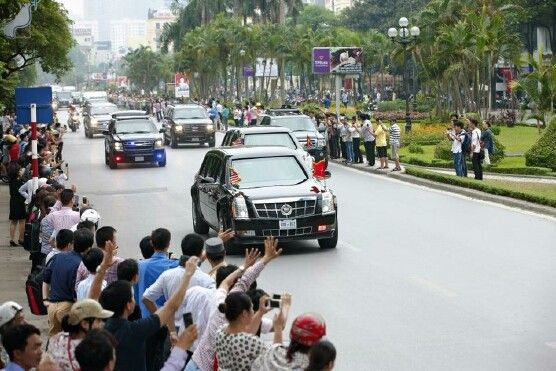 Nữ đặc vụ tóc vàng xinh đẹp lái Cadillac One cho Tổng thống Obama ở Hà Nội Ảnh 2