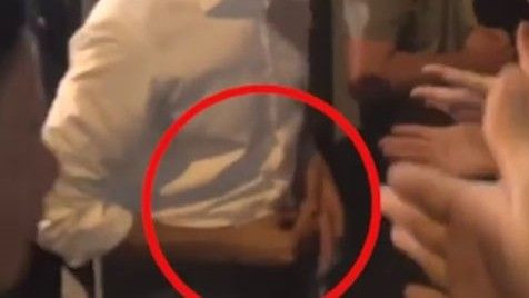 Giải mã hành động 'tháo nhẫn' khó hiểu của Tổng thống Obama Ảnh 2