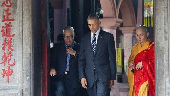 Người hướng dẫn ông Obama ở chùa Ngọc Hoàng kể gì? Ảnh 2