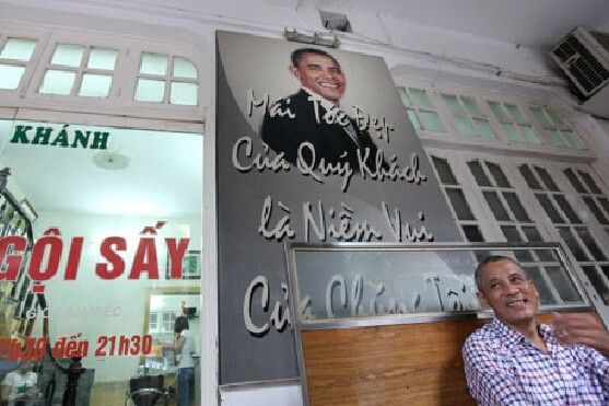 Mái đầu kiểu Obama được treo 7 năm qua trong hiệu cắt tóc Hà thành Ảnh 2