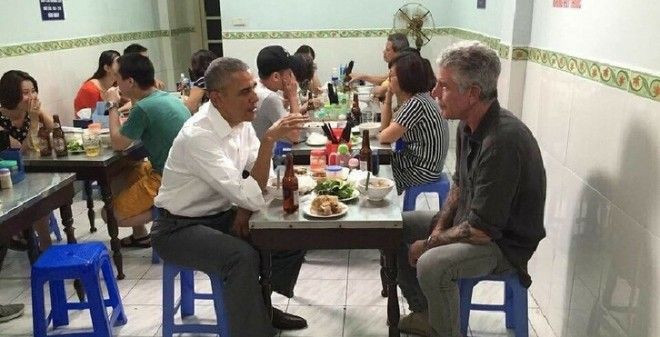 Người Trung Quốc ngờ rằng những người ăn bún chả quanh Obama là đặc vụ CIA Ảnh 2