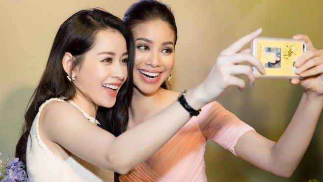 Chi Pu - Phạm Hương: Hai nhan sắc ngọt ngào đẹp nhất tuần Ảnh 2