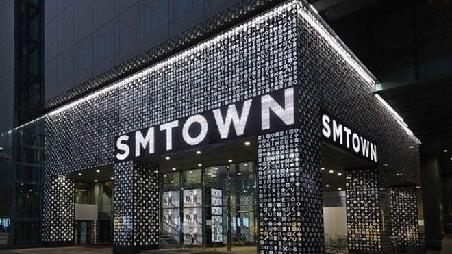 Dân mạng phản ứng trước dự án trường học Kpop của SM: Hãy xây 'hành tinh' riêng đi! Ảnh 2