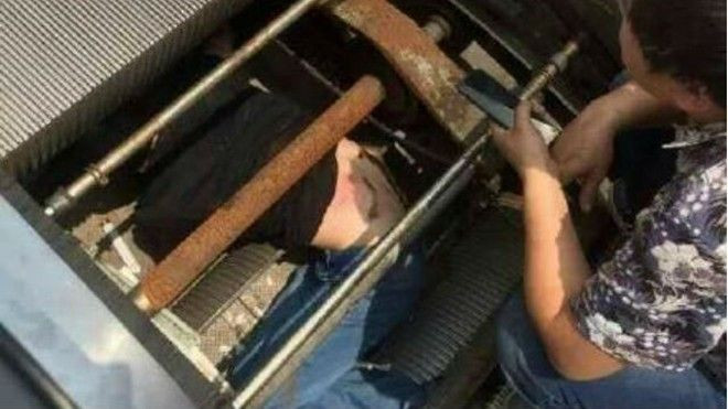 Thang cuốn liên tục nuốt người ở Trung Quốc gây khiếp đảm nơi công cộng Ảnh 2