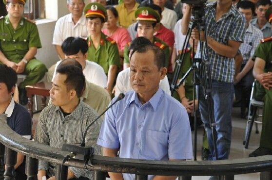 Trùm gỗ 'Minh Sâm' và đồng bọn hầu tòa với cáo buộc 2 tội danh Ảnh 2