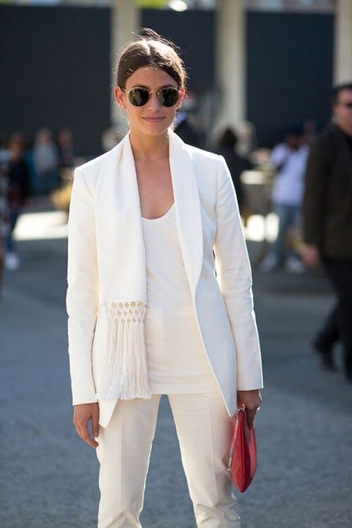 Suit trắng chắc chắn là dành cho mùa hè!