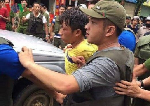 Video cảnh sát đấu súng với kẻ bắn phó công an phường ở Sơn La Ảnh 2