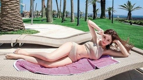 Hot girl số 1 Hàn Quốc: Vừa giàu, vừa đẹp, lại sở hữu số đo vàng 90 - 60 - 90 Ảnh 2